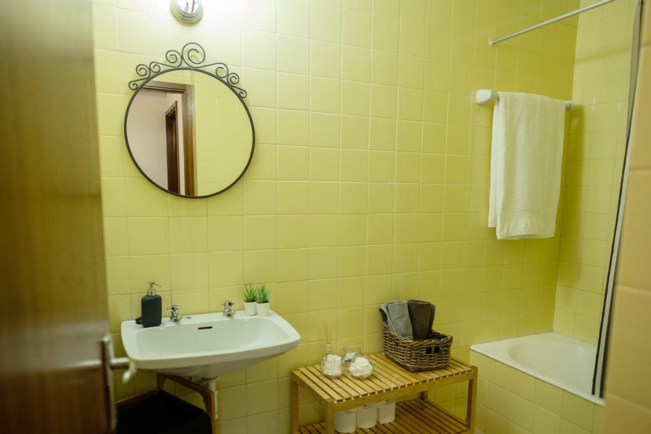 Cozy 3 Room Apartment In Penafiel Centre Екстериор снимка